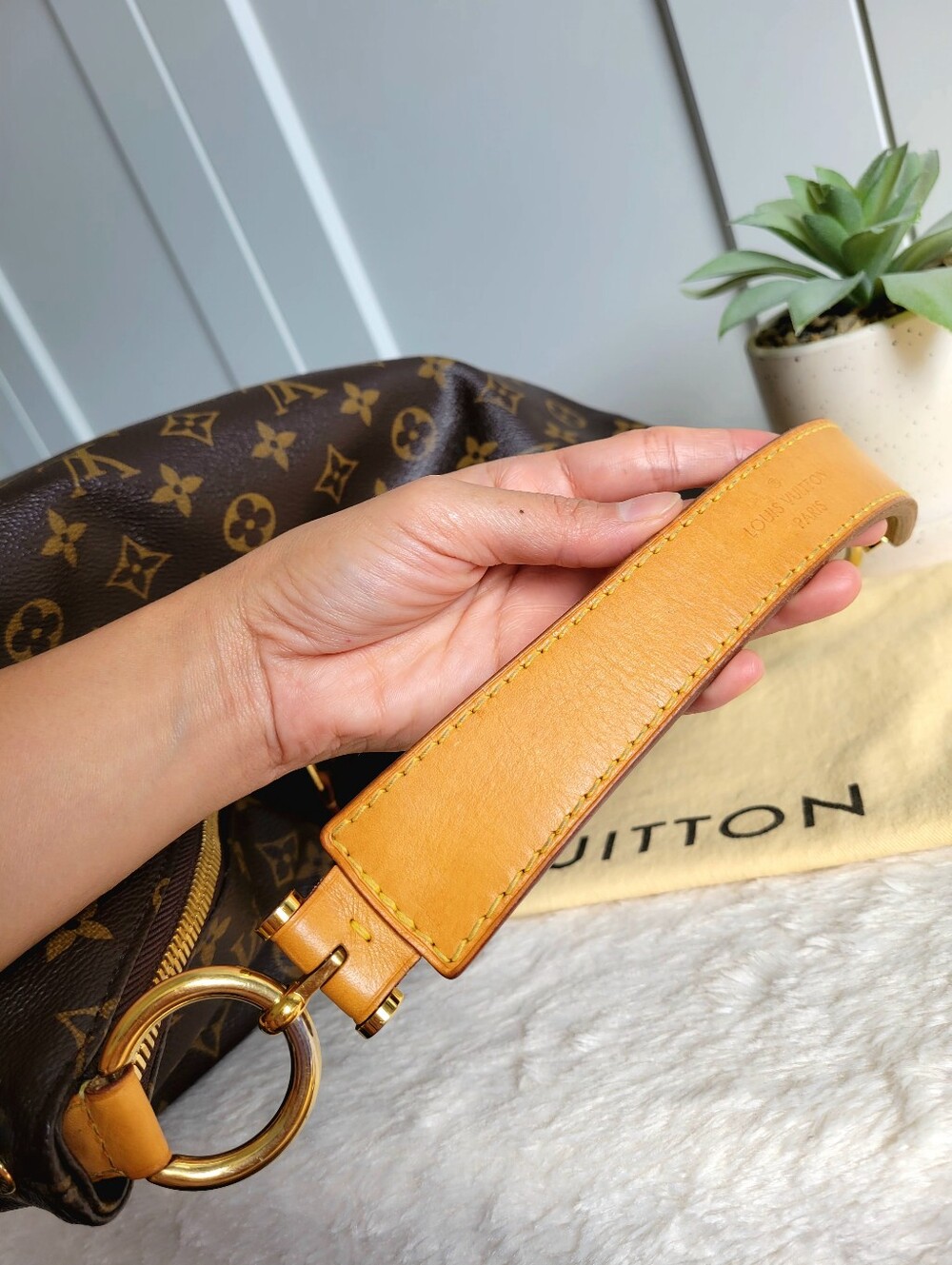 💕Authentic Louis Vuitton Hobo Bag SULLY MM Monogram "Very Rare & Discontinued" - Picture 6 of 17